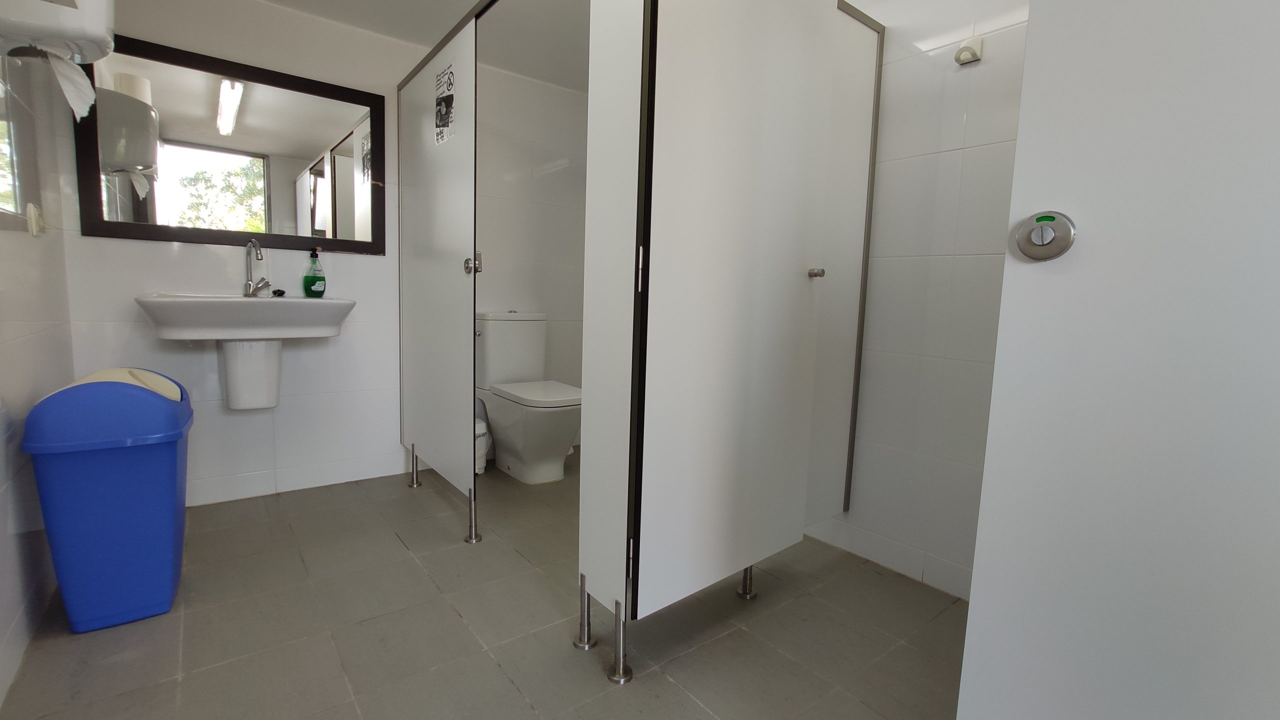lavabos_exteriors_can_cateura